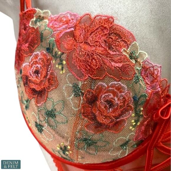 Victoria’s Secret Wicked Floral Embroidery Red Sheer Lace Apron NWT~NEW💋 - Picture 8 of 16